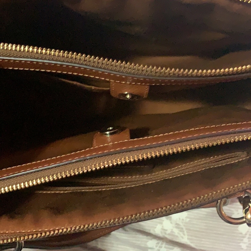 COACH Signature Bag - Picture 3 of 6